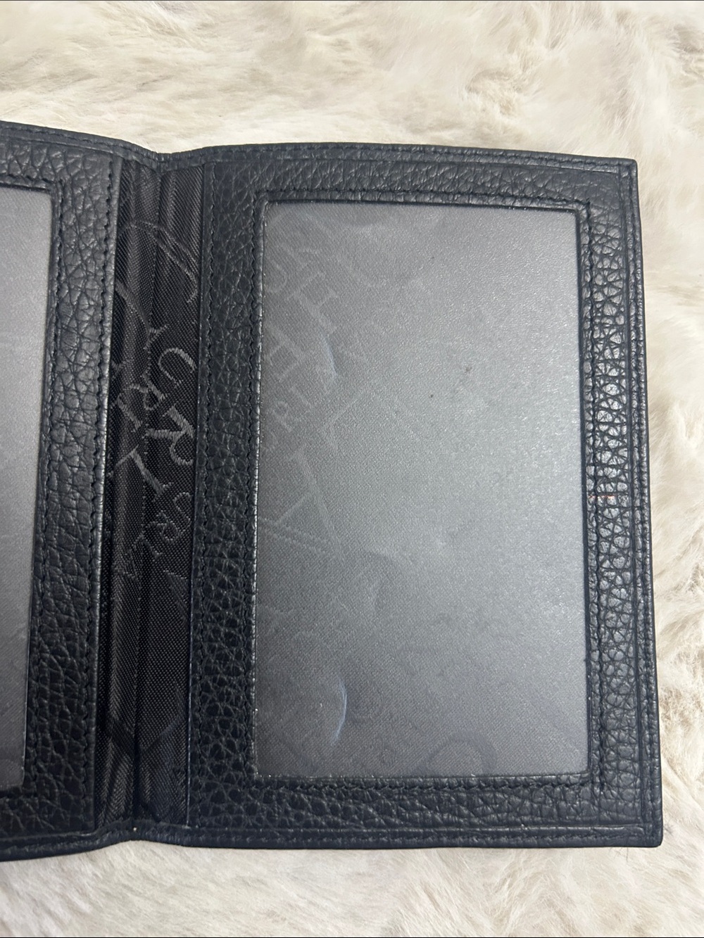 Furla black pebbled leather passport holder GUC Unisex - Picture 10 of 11